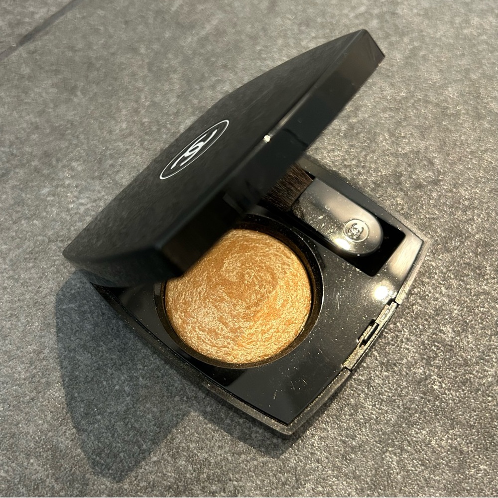 CHANEL Facettes D’or Gold Fever